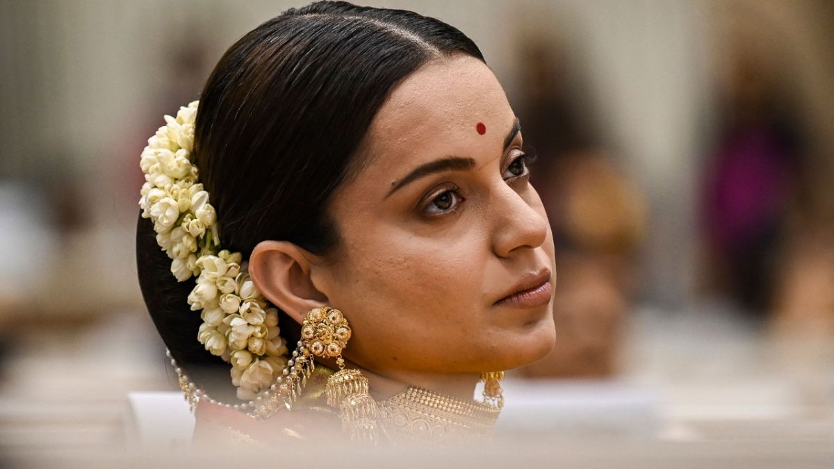 In a recent revelation, Kangana Ranaut asserts that she pioneered the fight for pay parity in Bollywood and exposes the fact that several female actors continue to work for free. These claims have brought the issue of pay disparity in the industry into the spotlight once again. Read on to learn more about Ranaut's candid statements and their implications for gender equality in Bollywood.
