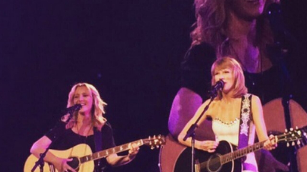  In an unexpected collaboration, Lisa Kudrow, known for her role as Phoebe in Friends, took the stage with Taylor Swift to perform the iconic song 'Smelly Cat.' The internet is buzzing with excitement as netizens share their reactions to this surprising musical moment. 