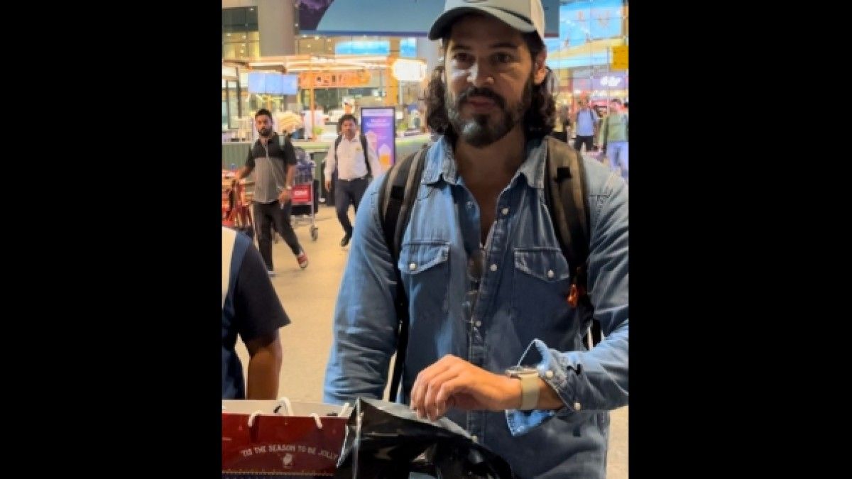 Actor Dino Morea found himself in a difficult situation when his phone battery died at Mumbai Airport. Fortunately, the quick thinking and assistance of the paparazzi saved the day. Read on to learn more about how Dino Morea expressed his gratitude for their help.