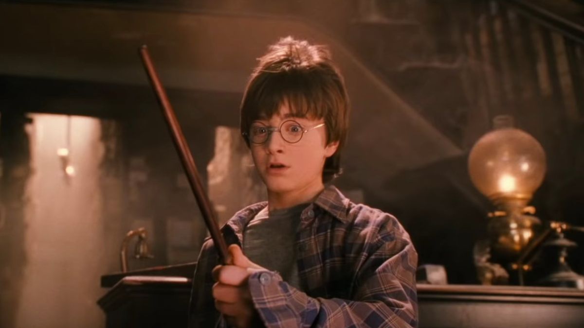 A recently surfaced behind-the-scenes video from the first Harry Potter movie showcases how child actors, including Daniel Radcliffe, were cautioned against consuming the fake food used during filming. Discover the reasons behind this precautionary measure and the challenges faced by the production team.