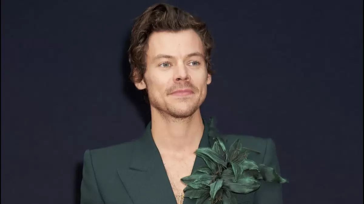 Harry Styles proved his compassion and kindness during a concert at Slane Castle in County Meath, Ireland. The British singer halted his performance to assist a fan who had fallen, ensuring her safety. This heartwarming act has endeared Styles to his fans even more, showcasing his genuine concern for their well-being.