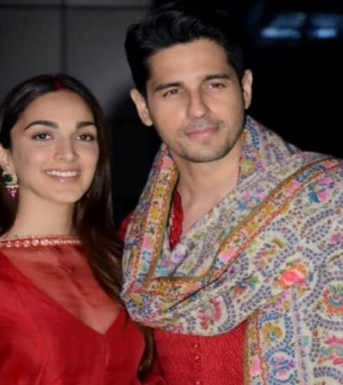 Netizens are convinced that Kiara Advani is expecting her first child with husband Sidharth Malhotra as they 'see a baby bump' in a recent photo from Satyaprem Ki Katha promotions. The rumors have sparked curiosity among fans. Read on to learn more about the speculation surrounding Kiara's pregnancy.