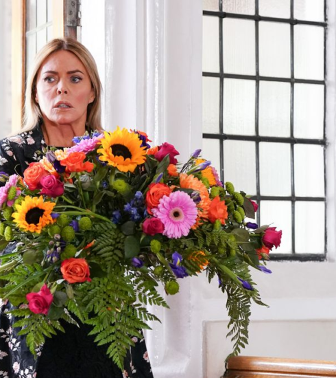 Patsy Kensit, the 55-year-old actress, is set to return to the popular soap opera 'EastEnders' as Emma Harding. In a highly emotional storyline, Emma will attend the funeral service of her on-screen daughter Lola Pearce, played by Danielle Harold, who recently passed away from a brain tumor. Kensit's return has been kept under wraps, and there are speculations that her character might have a longer stay in Walford. Fans of 'EastEnders' have expressed their excitement about Patsy Kensit's return. Stay tuned for the heart-wrenching scenes in the upcoming episodes.