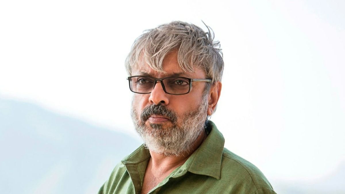Actor Sharad Kelkar recently shared an incident highlighting Sanjay Leela Bhansali's perfectionism during the filming of 'Ram Leela.' Bhansali made 1000 dancers repeat a sequence due to an unlit lamp in the background. Kelkar praised Bhansali's attention to detail and dedication to his craft, emphasizing his political approach towards filmmaking. Read on to learn more about this fascinating incident that showcases Bhansali's pursuit of perfection.