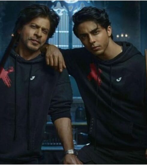 The Central Bureau of Investigation (CBI) is looking into allegations that former Narcotics Control Bureau (NCB) officer Sameer Wankhede demanded a bribe of Rs 25 crore from Shah Rukh Khan to prevent implicating his son Aryan Khan in a drug case. According to a recent report, Shah Rukh Khan and Aryan Khan may be summoned by the CBI to provide their statements as part of the ongoing investigation into the bribery case involving Sameer Wankhede.