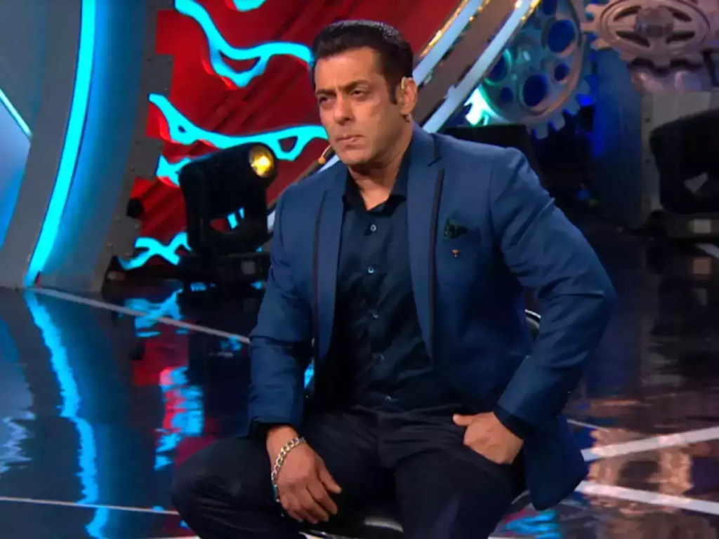 Kareena Kapoor Khan's decision to replace Salman Khan's poster in her bathroom with that of another Bollywood actor left Salman upset and has stayed with him for years. Watch the video to know more about this incident and the reaction of both actors.