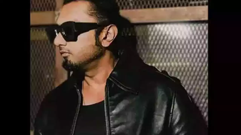 Yo Yo Honey Singh, the renowned singer with a massive fan following, has recently received a death threat from Goldy Brar, the individual responsible for killing Sidhu Moose Wala. In a candid interview, Yo Yo Honey Singh expressed his fear and requested police protection. The singer, who has always been concerned about death, disclosed the details of the threatening calls and voice notes he received. Find out more about this alarming incident and the steps taken for his safety.