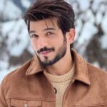 Actor Arjun Bijlani, who recently bought a new Mercedes Benz, has some valuable advice for newcomers in the entertainment industry. He recommends prioritizing buying a house before indulging in luxury purchases like cars. Bijlani emphasizes the importance of financial stability and warns against being deceived by the allure of glitter and glamour. Read on to learn more about his advice and his latest acquisition.