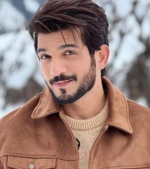 Actor Arjun Bijlani, who recently bought a new Mercedes Benz, has some valuable advice for newcomers in the entertainment industry. He recommends prioritizing buying a house before indulging in luxury purchases like cars. Bijlani emphasizes the importance of financial stability and warns against being deceived by the allure of glitter and glamour. Read on to learn more about his advice and his latest acquisition.