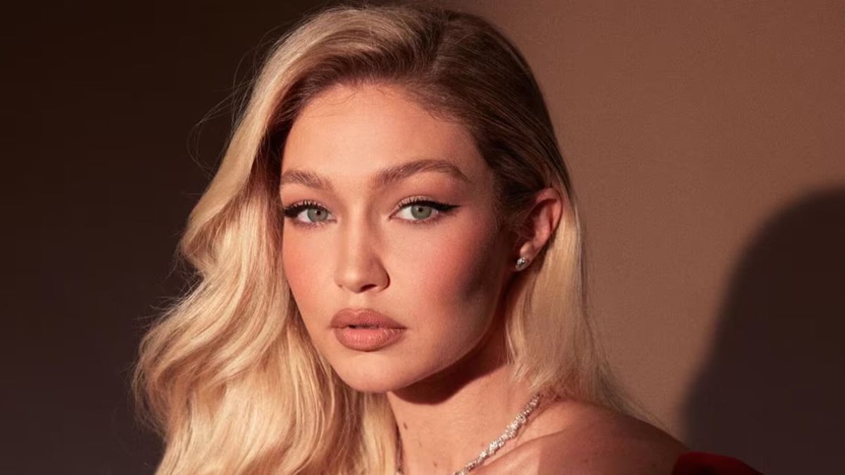 Supermodel Gigi Hadid found herself in trouble with customs officers after being charged with drugs possession in the Cayman Islands. Reports reveal that she and a friend were caught with ganja during a luggage examination. Read on to learn more about the incident and the subsequent release of Gigi on bail.