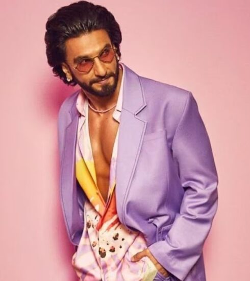 Watch Ranveer Singh's latest clip from the film Rocky Aur Rani Kii Prem Kahaani as he leaves fans motivated with his thirst trap video, wearing only knickers in a hot shower glimpse. The superstar's chiseled physique is sure to make your eyes pop out on a Monday morning. Check out the video now!