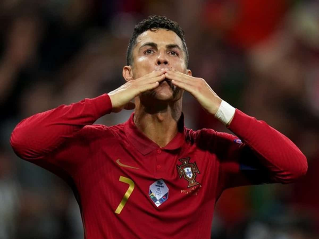 In a groundbreaking achievement, Cristiano Ronaldo, the legendary footballer from Al-Nassr FC, has surpassed Kylie Jenner to become the highest-paid celebrity on Instagram, charging an astonishing £1.87 million per post. Find out more about this historic feat!

