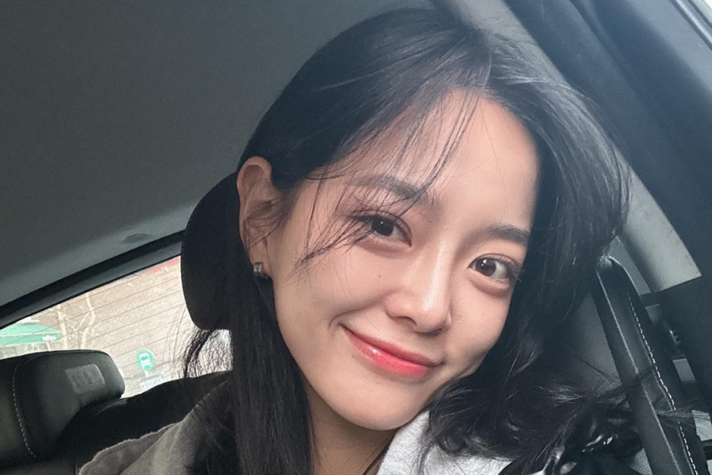 Kim Sejeong, the multi-talented South Korean singer-actress known for her show Business Proposal, is all set to make her much-awaited musical comeback after a two-year hiatus. Her agency has revealed that she will be releasing a new album in September, marking a return to her singing career after her last mini album 'I’m' in 2021. Fans are eagerly anticipating the fresh songs from their favorite star, who has captivated audiences with her exceptional talent in both acting and singing. Read on for more details about this exciting news!