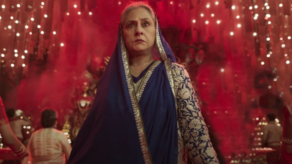 Jaya Bachchan's attempt to replace Rekha from an Amitabh Bachchan film led to a heated clash. Rekha responded with a clever offer that made Mrs. Bachchan furious. The shocking slap that followed shook Bollywood. Read on for the full story.