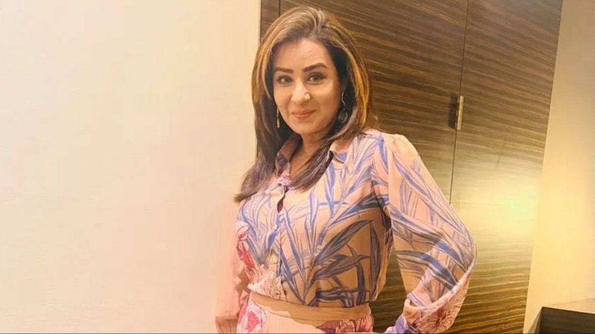 On the occasion of Shilpa Shinde's birthday, we celebrate her with 5 stunning pictures that showcase her in mesmerizing western attire. From elegant blues to bold blacks, Shilpa Shinde effortlessly exudes grace and style in every look.