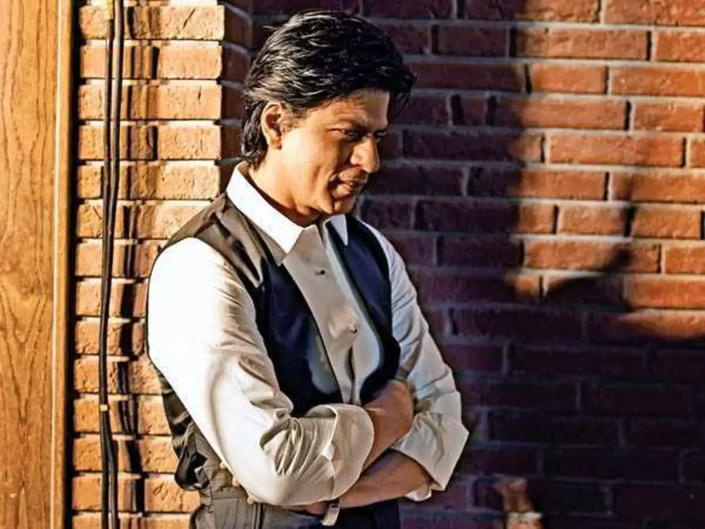 Bollywood superstar Shah Rukh Khan recently had an uncomfortable encounter with a reporter, where he indirectly threatened to kill the interviewer over questions about his smoking habits. The incident, which was caught on camera, has now resurfaced on the Internet, garnering attention from fans and critics alike. Read on to find out more about this unexpected turn of events during the interview.

