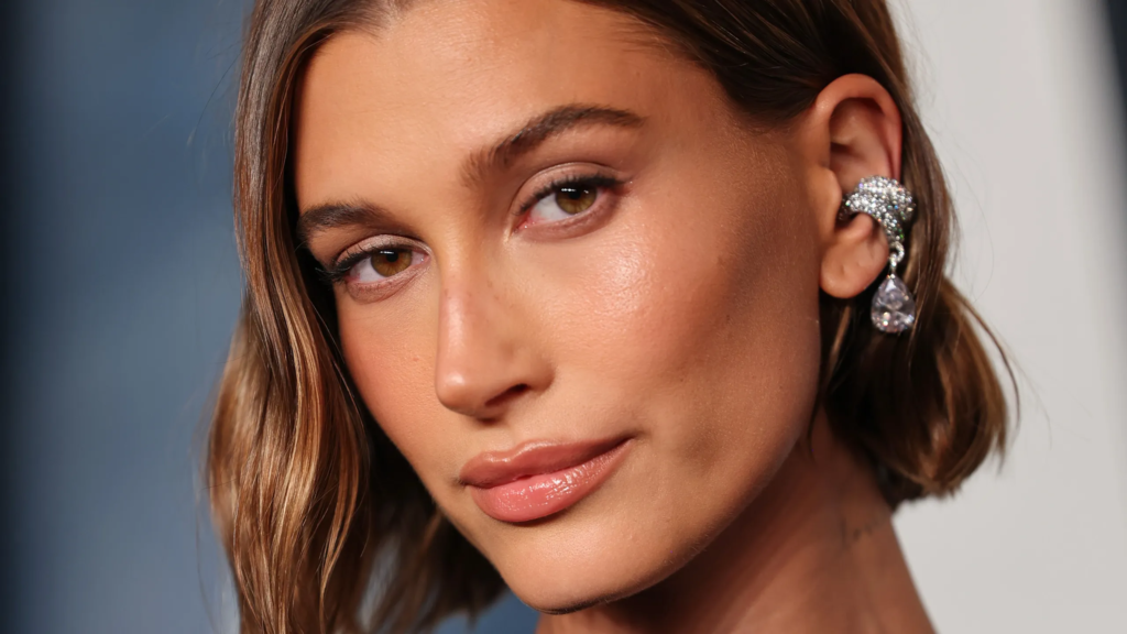 Hailey Bieber Vs Zendaya Fashion Face-Off: Who Wore The Hot Pink Valentino Dress Better?" 2 Hailey Bieber and Zendaya, two Hollywood stars, faced off in a hot pink Valentino dress, each serving different looks. See their stunning photos and cast your vote for the best fashionista in this epic face-off.