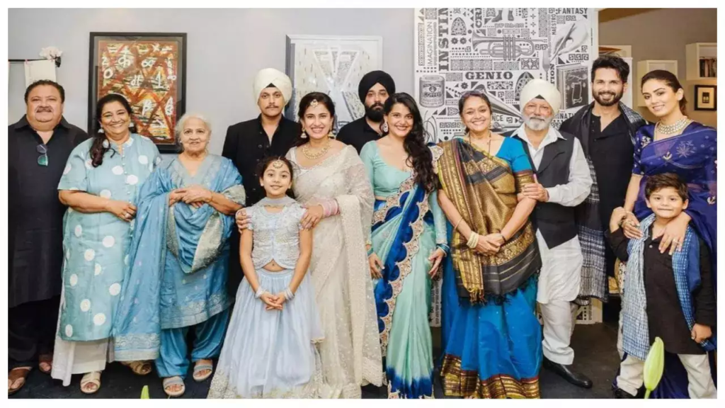  A recent photo from the wedding celebration of Ruhaan Kapoor and Manukriti Pahwa has emerged, showcasing the presence of Bollywood celebrities including Shahid Kapoor, Mira Rajput, and Pankaj Kapur. Explore the star-studded event that brought these luminaries together to celebrate love.
