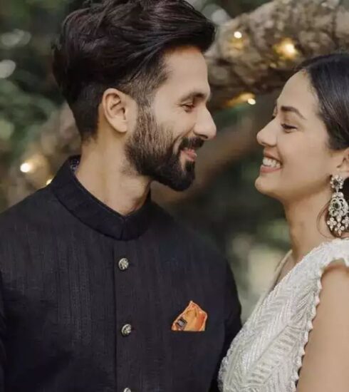 "Shahid Kapoor's latest photo with wife Mira Rajput is melting hearts online, reminding fans of the iconic 'Kabir Singh' and Preeti love story. Explore the picture-perfect moment!"