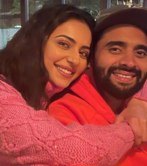 "Discover the love-filled birthday tribute as Rakul Preet Singh pens a heartfelt note and shares mushy pictures with beau Jackky Bhagnani on his special day."