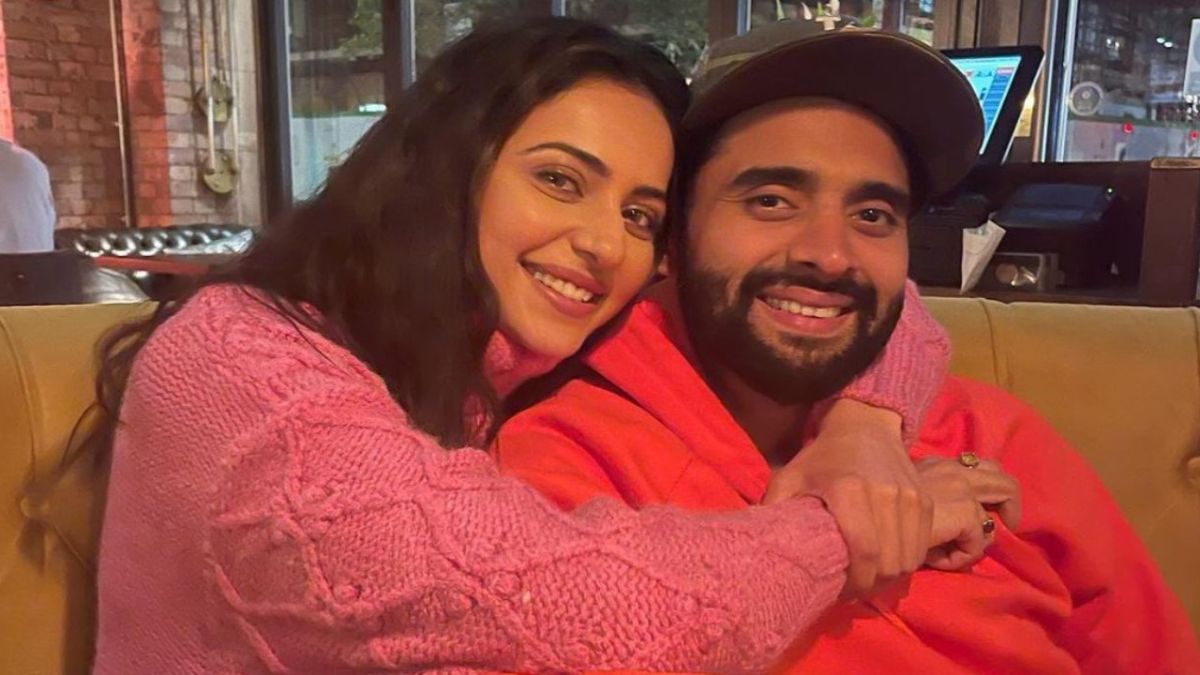 "Discover the love-filled birthday tribute as Rakul Preet Singh pens a heartfelt note and shares mushy pictures with beau Jackky Bhagnani on his special day."