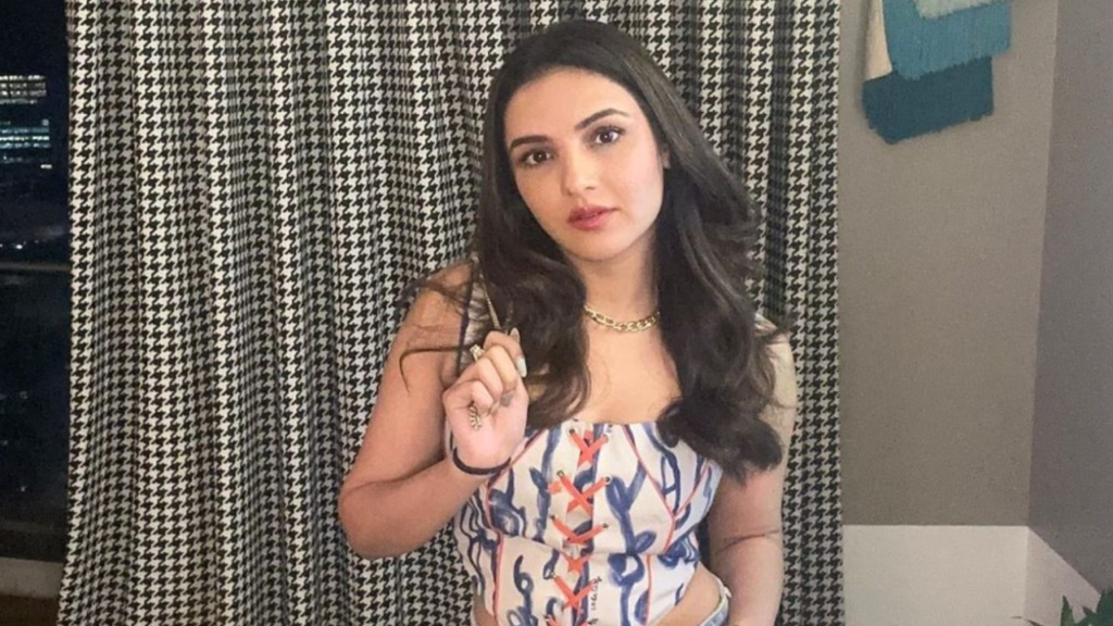 Jasmin Bhasin shares her recent 'worst flight' on social media, calling out the airline for a 10-hour ordeal from Mumbai to Jammu. 
