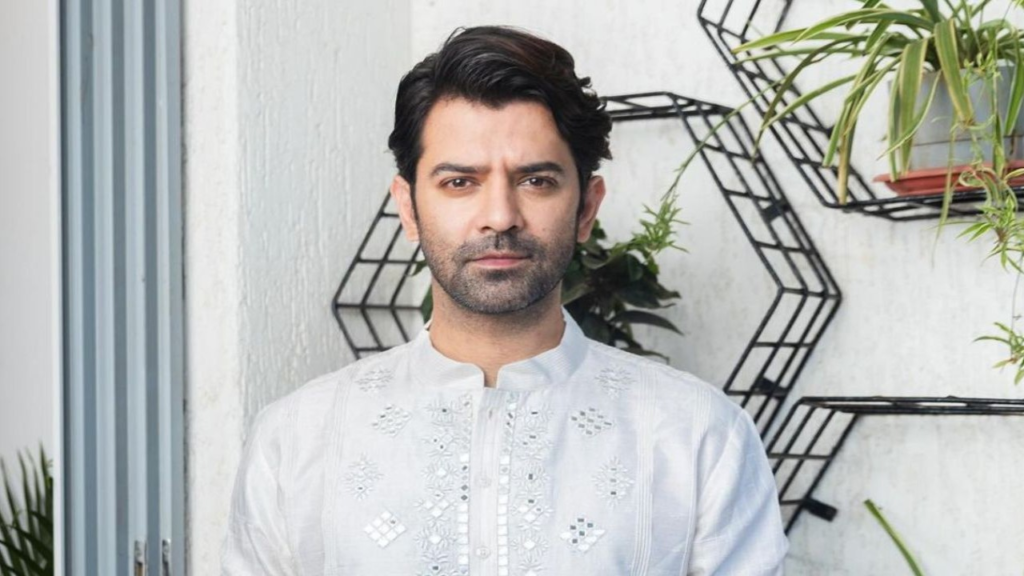 "Actor Barun Sobti shares the intense experience of shooting in -3°C for Rakshak – India’s Braves: Chapter 2. A firsthand account of the challenges faced on set and a sneak peek into the upcoming chapter."





