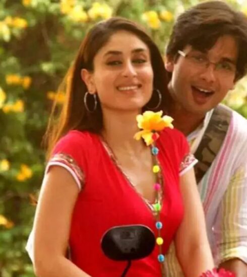 Kareena Kapoor shares wisdom for Geet from "Jab We Met" and reminisces about the magical chemistry between Shah Rukh Khan and Kajol, evoking nostalgic sentiments.