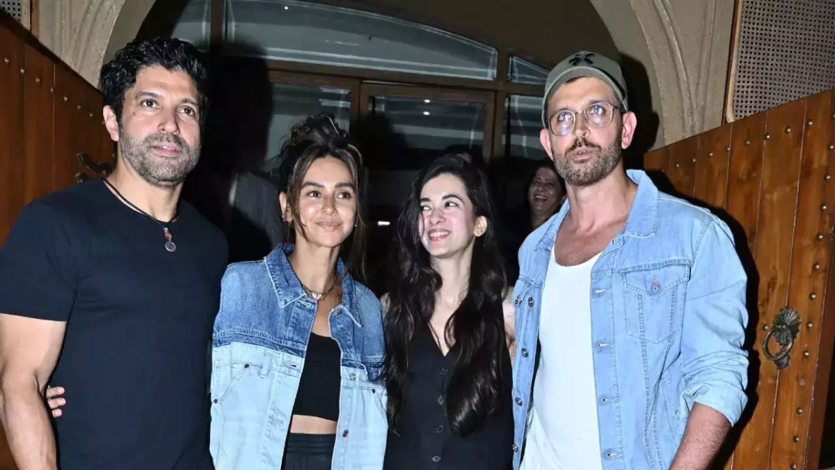 Bollywood's Hrithik Roshan-Saba Azad & Farhan Akhtar-Shibani Dandekar Double Date Night: A Nostalgic Affair 1 "Step into the glamorous world of Bollywood as Hrithik Roshan-Saba Azad & Farhan Akhtar-Shibani Dandekar grace a double date night, evoking memories of ZNMD camaraderie."