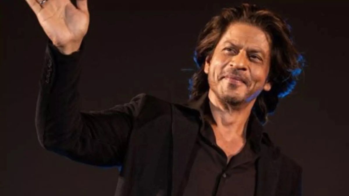 Shah Rukh Khan Reflects On Taking Villain Roles Due To 'Ugly' Label: 'Didn't Look Like Swiss Chocolate' 1 "In a candid revelation, Shah Rukh Khan shared that his early decision to take on villain roles stemmed from being called 'ugly.' The Bollywood superstar explained that he didn't fit the mold of a conventional hero, which led him to embrace characters that ultimately defined his career."