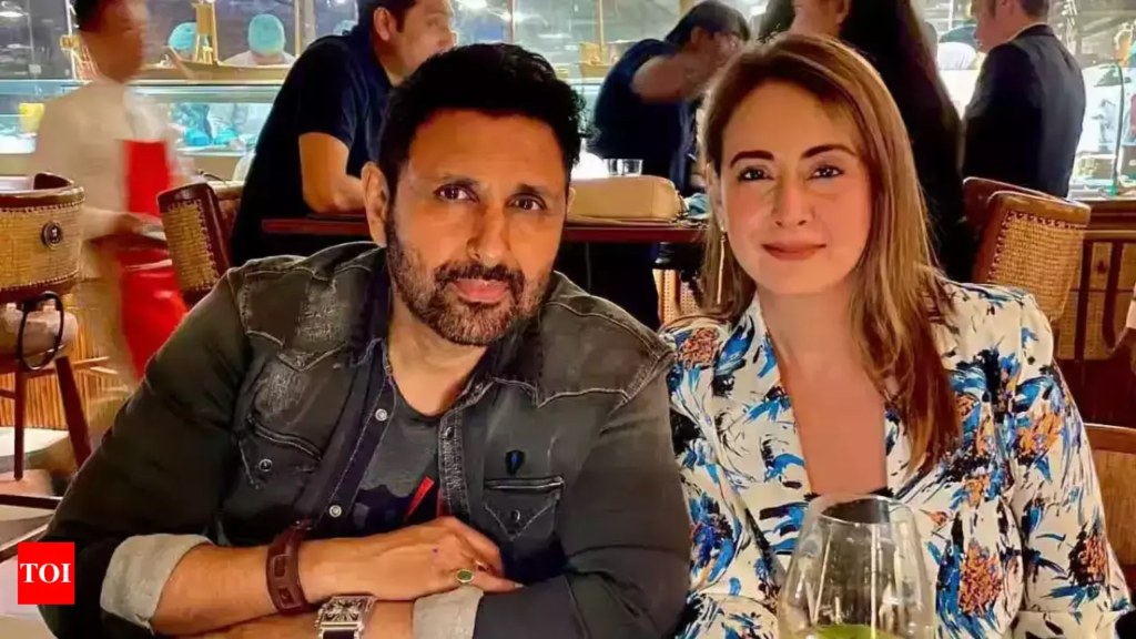 In a heartfelt revelation, Mohabbatein actress Preeti Jhangiani admitted the fear and anxiety she felt after her husband, Parvin Dabas, was involved in a serious accident. Reflecting on the experience, she highlighted the emotional toll it took on their family and expressed gratitude for his recovery.
